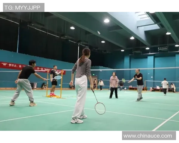 重庆羽毛球队迎来节奏变革引发热议全新训练模式助力竞技水平提升 重庆羽毛球队迎来节奏变革引发热议全新训练模式助力竞技水平提升