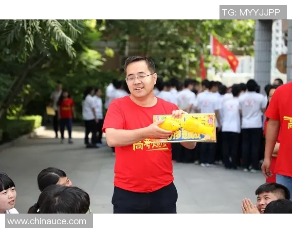 足球明星贺语明信片传递祝福与激情的完美结合 足球明星贺语明信片传递祝福与激情的完美结合